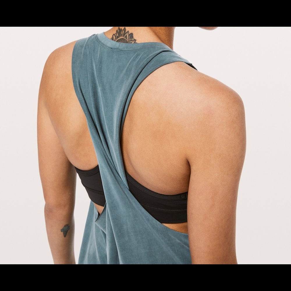 LULULEMON Top NWT